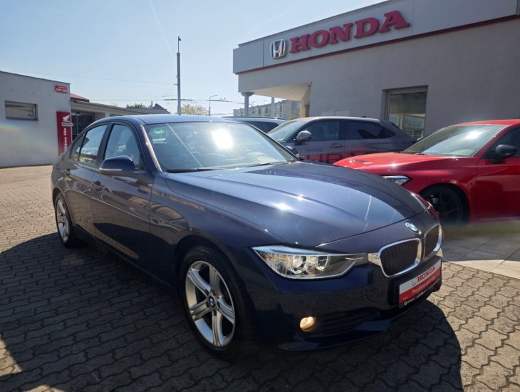 BMW Řada 3 320d Limousine NAVI 135kW