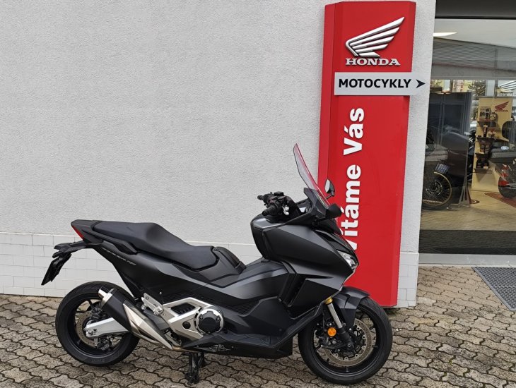 Honda Forza 750