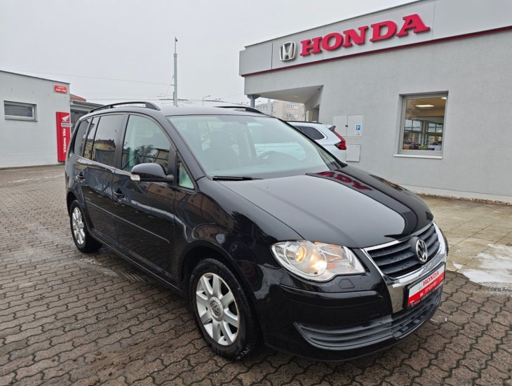Volkswagen Touran 1.6 United Digiklima 7 míst
