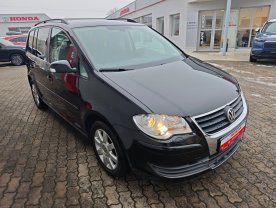 Volkswagen Touran 1.6 United Digiklima 7 míst