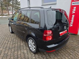 Volkswagen Touran 1.6 United Digiklima 7 míst
