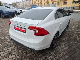 Volvo S60 2.4 D5 AWD R-Design 158kW