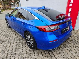 Honda Civic 2.0 e:HEV Elegance Tažné+Pneu