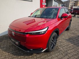 Honda HR-V 1.5 e:HEV Elegance Red SKLADEM