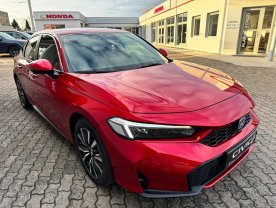 Honda Civic 2.0e:HEV Elegance SKLADEM