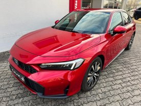 Honda Civic 2.0e:HEV Elegance SKLADEM