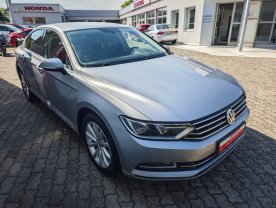 Volkswagen Passat 2.0 TDi Highline ACC Manuál